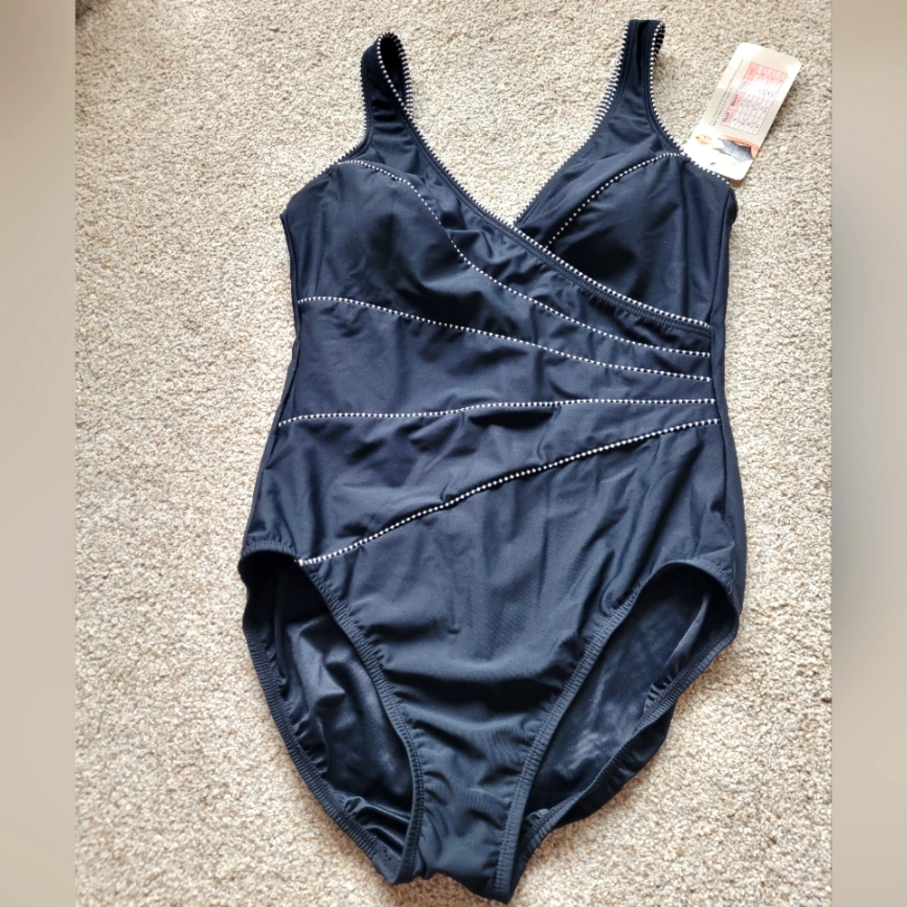 NWT. BLACK MIRACLESuit Swimsuit SZ